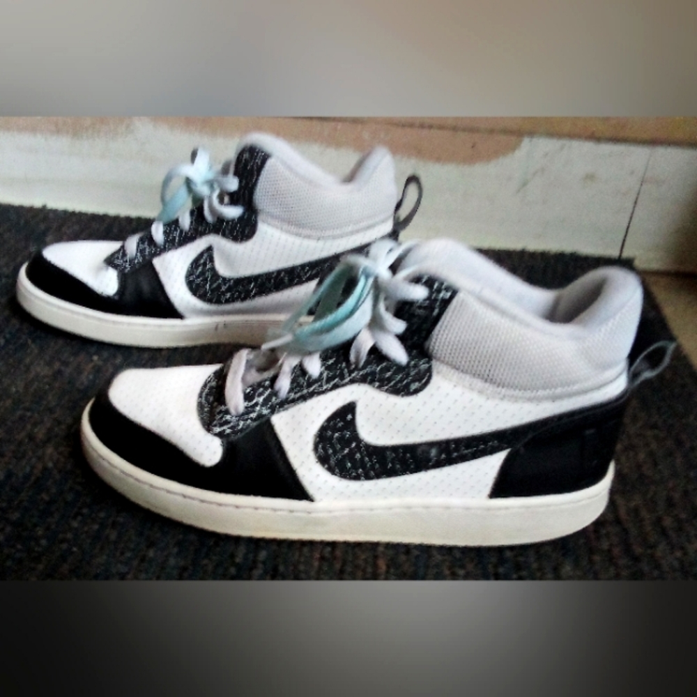 Nike high tops - 6Youth
